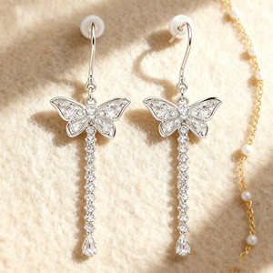 Pendientes de tuerca de moissanita VVS GRA de corte redondo con diseño de cola de pez de líneas simples, rellenos de oro de 14K, joyería de uso diario para mujer - Product Image 4