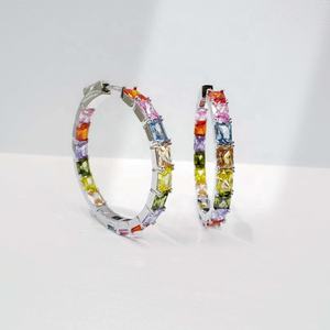 Prix usine – Nouveauté 2026 – Grandes boucles d'oreilles délicates en argent sterling 925 avec zircone bleue et saphir coloré, motif géométrique - Product Image 1