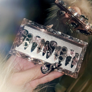 <span class=keywords><strong>Uñas</strong></span> <span class=keywords><strong>Postizas</strong></span> Largas Estilo Gótico Y2K con Corazones, Diamantes <span class=keywords><strong>de</strong></span> Imitación, Estrellas y Cadenas, Reutilizables <span class=keywords><strong>para</strong></span> Chicas Alternativas, Halloween y Cosplay - Product Image 4