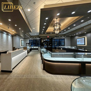Vitrine <span class=keywords><strong>de</strong></span> présentation <span class=keywords><strong>de</strong></span> bijoux en acier inoxydable doré moderne <span class=keywords><strong>de</strong></span> luxe, îlot <span class=keywords><strong>de</strong></span> présentation, design d'intérieur <span class=keywords><strong>de</strong></span> magasin <span class=keywords><strong>de</strong></span> bijoux haut <span class=keywords><strong>de</strong></span> gamme, comptoir, mobilier - Product Image 4