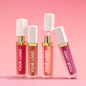 Brillant à lèvres avec logo personnalisé Brillant à lèvres végétalien imperméable à l'eau sans cruauté Tubes de brillant à lèvres vides à haute teneur en pigments avec couvercle blanc - Product Image 1