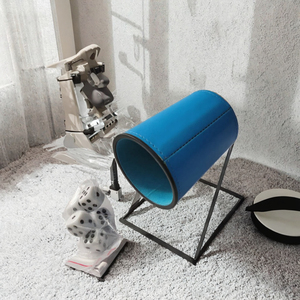 Gobelet à dés rond personnalisé en plastique avec shaker en cuir et verre pour jeux de société - Product Image 3