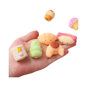 Vente en gros de jouets squishy en TPR de 4 cm, série de mini-dumplings de boulangerie, créatifs, anti-stress, cadeau amusant pour enfants et adultes de 5 à 7 ans - Product Image 2