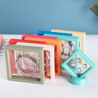 Boîte de présentation de bijoux en film PE transparent, vitrine 3D à suspension pour la présentation de bagues et de pendentifs flottants