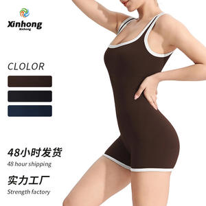 Combinaison de sport pour femmes avec soutien-gorge rembourré, bretelles spaghetti, col carré, dos nu, 100% polyester, ensemble court pour yoga, fitness, course à pied, entraînement - Product Image 2