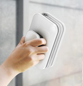 NOUVEAU Brosse <span class=keywords><strong>magnétique</strong></span> pour nettoyer les vitres Brosse <span class=keywords><strong>double</strong></span> face à décharge automatique de l'eau Brosse pour le nettoyage des vitres Outils ménagers - Product Image 1