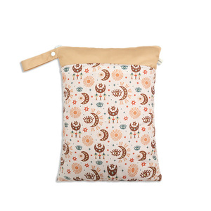 <span class=keywords><strong>Lequeen</strong></span> <span class=keywords><strong>Sac</strong></span> <span class=keywords><strong>à</strong></span> couches <span class=keywords><strong>Sac</strong></span> <span class=keywords><strong>à</strong></span> dos avec sangle de poussette et interface USB Maternité <span class=keywords><strong>Sac</strong></span> <span class=keywords><strong>à</strong></span> <span class=keywords><strong>langer</strong></span> Nouveau pour voyage Soins bébé Personnalisé - Product Image 4