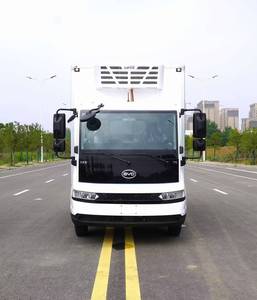 Camion frigorifique électrique BYD 4495 <span class=keywords><strong>kg</strong></span> MVM, 1145 <span class=keywords><strong>kg</strong></span> <span class=keywords><strong>de</strong></span> charge utile, moteur à <span class=keywords><strong>aimant</strong></span> permanent 150 kW, avec hayon élévateur en option - Product Image 2