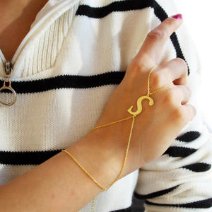 Pulsera de <span class=keywords><strong>Cadena</strong></span> para Dedo <span class=keywords><strong>con</strong></span> Colgante de Letra del Alfabeto Personalizado, 26 Letras, Acero Inoxidable, Anillo Dorado, <span class=keywords><strong>Cadena</strong></span> para Mano - Product Image 1