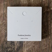 Étiquettes de présentation en papier personnalisées avec logo pour colliers, étiquettes de prix, étiquettes volantes pour bijoux, impression numérique 3x2x0.1cm US OPP