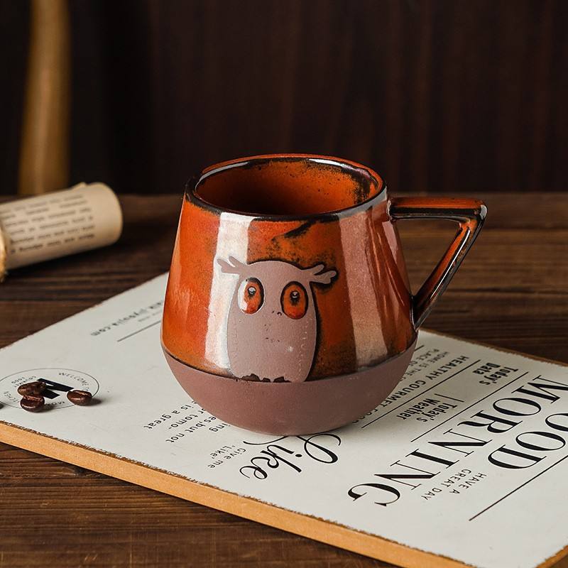 ถ้วยทรงกลมลายรูปนกฮูกสีแดง