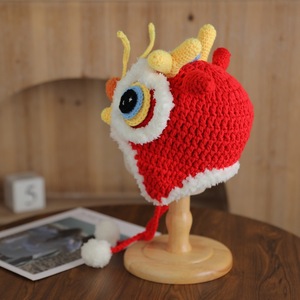 Chapeau de lion d'éveil de dragon national Protection des oreilles rouges tricoté à la main chaud festif parent-enfant commun unisexe 100% Image - Product Image 3