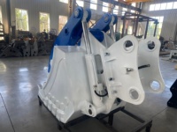 Escavatore con benna a pollice e pinza idraulica in vendita