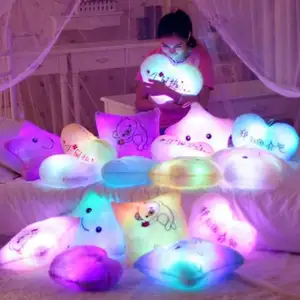 AIFEI mainan bersinar bentuk hati bantal boneka bercahaya bantal 7 warna lampu LED berubah warna mainan mewah bersinar