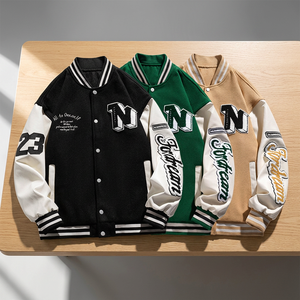 Veste universitaire personnalisée pour homme en toile de polyester, col montant, brodée, style hip-hop streetwear, coupe-vent et imperméable pour l'hiver - Product Image 3