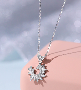 Collar con colgante de corazón de girasol en plata de ley S925 con circonita cúbica brillante de dos tonos, joyería moderna para mujer, regalo para ella. - Product Image 6