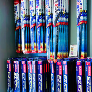 Essuie-glaces Bullsone EZFLAT pour véhicules Continental AUDI BMW MERC VW FORD VOLVO JAGUAR 18, 19, 20, 21, 22, 24, 26 pouces - Product Image 1