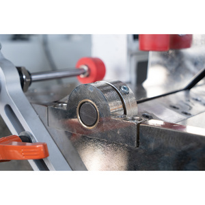 เครื่องตัดความแม่นยำสูงแบบมอเตอร์สองหัว สำหรับอลูมิเนียม พีวีซี ยูพีวีซี โปรไฟล์กรอบประตู/หน้าต่าง ความปลอดภัยสูง ความยาว 400-4200 มม. - Product Image 5