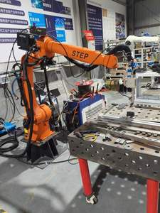 Station de soudage robotisée industrielle à 6 axes, robot de soudage à l'arc automatisé pour la soudure de structures en acier, chargement et déchargement - Product Image 3