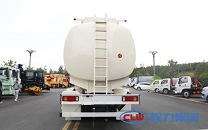 Dongfeng KC Réservoir en alliage d'aluminium 10000L 3000 Gallon Distributeur de carburant d'avion Camion Hélicoptère <span class=keywords><strong>Prix</strong></span> du camion de ravitaillement - Product Image 4