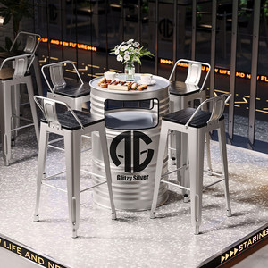 Chaises <span class=keywords><strong>de</strong></span> bar <span class=keywords><strong>de</strong></span> style industriel moderne avec structure en fer et panneau en bois - Meubles <span class=keywords><strong>de</strong></span> salle à manger durables et élégants <span class=keywords><strong>pour</strong></span> l'extérieur et le salon - Product Image 3
