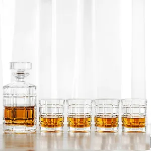Klassiek Ontworpen Elegante En Unieke Patroon Loodvrij Ultra-Helderheid Glas Whisky Karaf Set