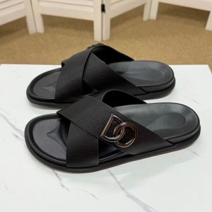 2026 New Luxury Designer Shoes Trendy Men Woman <b>Slides</b> <b>Slippers</b> Flat Sandal Non-Slip Beach <b>slippers</b> Outdoor Sandals Casual Shoes - Product Image 4