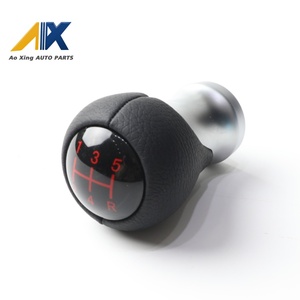 Pomo de Cambio de Marchas Manual de 5 Velocidades al por Mayor, Pomo de Cambio de Marchas de Plástico con Número Rojo y Funda de Cuero, Estilo de Coche - Product Image 4