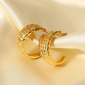 ต่างหูห่วงทรงพัดแบบใหม่ สแตนเลสสตีลสีทอง สำหรับผู้หญิง - Product Image 3