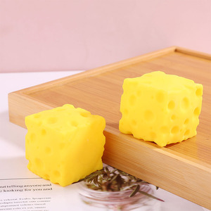 <span class=keywords><strong>Jouet</strong></span> de décompression unisexe en forme de cube de fromage, imitation boule de tofu, à rebond lent, best-seller transfrontalier pour garçons et filles - Product Image 4