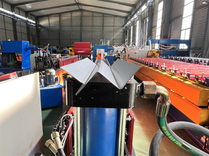 Cadre en acier Purlin Non-stop Vitesse rapide W Profil Furring Channel Roll Forming Machine Vente chaude - Product Image 3