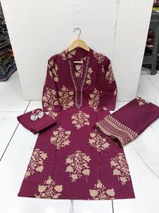 Ensemble Kurti Pant en coton ethnique tendance de style indien pour femmes, non cousu, en soie, avec motif imprimé, pour mariage, fête festive, vente en gros - Product Image 4