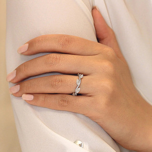 Anelli da donna T0105 a forma di pianta con zirconi cubici, montatura ovale con pavé, anello di fidanzamento alla moda per donna - Product Image 3