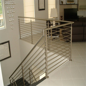 Style américain Extérieur <span class=keywords><strong>Moins</strong></span> <span class=keywords><strong>cher</strong></span> Terrasse Acier inoxydable <span class=keywords><strong>Garde</strong></span>-<span class=keywords><strong>corps</strong></span> Escaliers intérieurs <span class=keywords><strong>Garde</strong></span>-<span class=keywords><strong>corps</strong></span> en métal - Product Image 1