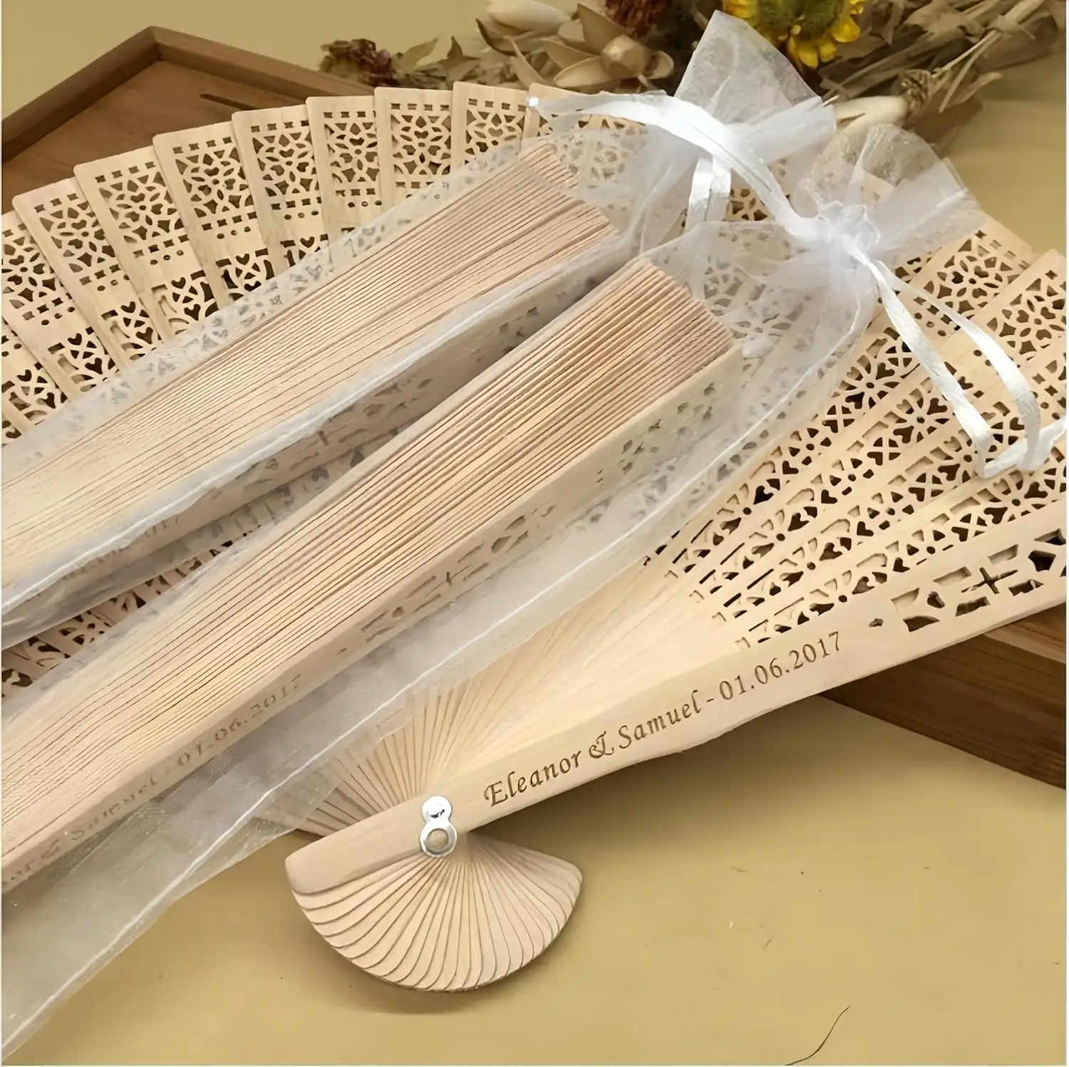 Wedding Fans Personalized Folding Hand Fans Custom Sandalwood Wedding Fans with Organza Bags Wedding Party