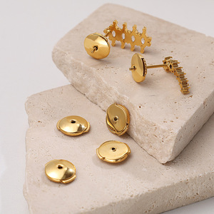 ต่างหูรูปดาว ทำจากไทเทเนียมสตีล สีทอง ประดับไมโครอินเซิร์ต เหมาะสำหรับทุกเพศทุกวัย สวมใส่ได้ทุกวัน อุปกรณ์เสริมเครื่องประดับเจาะหู - Product Image 2