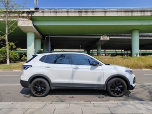 <span class=keywords><strong>Volkswagen</strong></span> Tharu 2025 300TSI Edizione RuiXiang, SUV Compatto, 1.5T Turbo Automatico, Veicolo Familiare di Ingegneria Tedesca Pronto per la Spedizione - Product Image 2