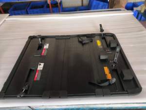 Couvercle de tonneau rétractable en fibre de verre enroulable pour Dodge <span class=keywords><strong>Ram</strong></span> <span class=keywords><strong>1500</strong></span> & Ford Hard Folding avec fonction de verrouillage pour tout-terrain Quad Fold - Product Image 5