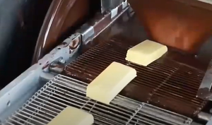 Nueva Máquina Eléctrica para Recubrir con Chocolate Donuts y Barras de Chocolate, Alto Nivel de Seguridad, Alimentación por Enchufe - Product Image 2