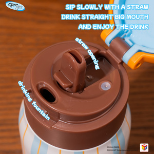 Bouteille isotherme OOWOV Cartoon Pingu 500ml en acier inoxydable avec couvercle et paille, idéale pour les cadeaux et comme gobelet pour enfants - Product Image 4