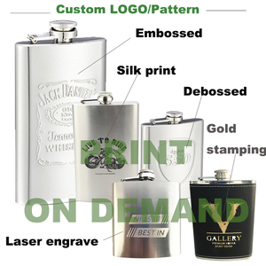 กระเป๋าหนังสำหรับขวดเหล้าทรงแบนสี่เหลี่ยมขนาด 6 ออนซ์ พร้อมขวดไม้สีน้ำตาลดำสุดหรูสำหรับขายส่ง วอดก้า วิสกี้ - Product Image 2