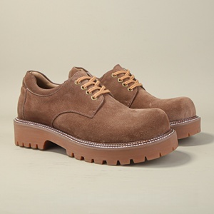 Zapatos de Vestir de Hombre, Estilo Brogue, de Gamuza y Cuero, Hechos a Mano, Modernos, Color Marrón, con Plataforma y Suela Gruesa - Product Image 1