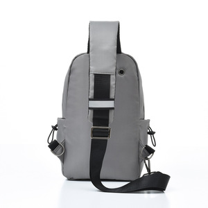 Sac de poitrine pour homme grande capacité, sac à main décontracté pour les affaires, les voyages en plein air, avec fermeture à glissière, prise casque, en PU - Product Image 5