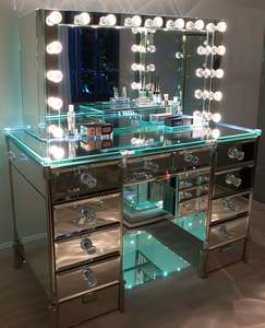 Espejo de Maquillaje Portátil Iluminado de Alta Calidad, Redondo, de Madera Maciza Blanca, con Almacenamiento y Luces LED - Product Image 3