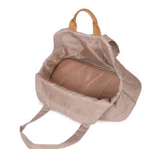 Skyluxury lüks <span class=keywords><strong>High</strong></span>-<span class=keywords><strong>end</strong></span> evcil hayvan taşıyıcı çanta yüksek kaliteli Ultra hafif moda su geçirmez yavru çanta havayolu onaylı taşıyıcılar - Product Image 5