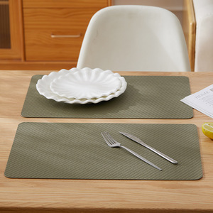 Sets de table en cuir PVC de style nordique, noirs, isolants thermiquement, résistants à l'huile, lavables au lave-vaisselle - Product Image 2