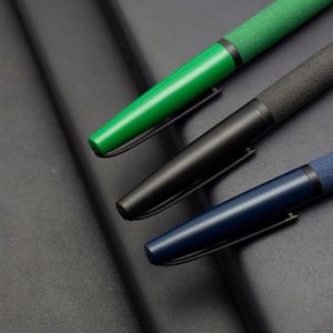 Bolígrafo Metálico Personalizado con Mecanismo de Giro y Empuñadura de PU - Bolígrafo Ejecutivo Promocional Personalizado - Product Image 3