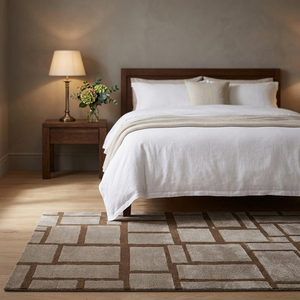 Tapis géométrique moderne rectangulaire beige et marron à motif quadrillé, à poils moyens, tufté, avec envers antidérapant en caoutchouc pour chambre à coucher et décoration intérieure - Product Image 1