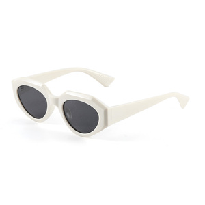 Lunettes <span class=keywords><strong>de</strong></span> <span class=keywords><strong>soleil</strong></span> vintage <span class=keywords><strong>haut</strong></span> <span class=keywords><strong>de</strong></span> <span class=keywords><strong>gamme</strong></span> à la mode unisexe Rectangle Logo personnalisé lunettes <span class=keywords><strong>de</strong></span> <span class=keywords><strong>soleil</strong></span> Uv400 rétro nuances lunettes <span class=keywords><strong>de</strong></span> <span class=keywords><strong>soleil</strong></span> polarisées vente en gros - Product Image 6