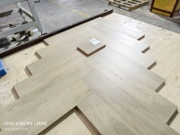 Premium Quality Wholesale Durable AB grade Brushed Modern Herringbone Parket Solid & Engineered Oak Timber Wood Flooring 15mm